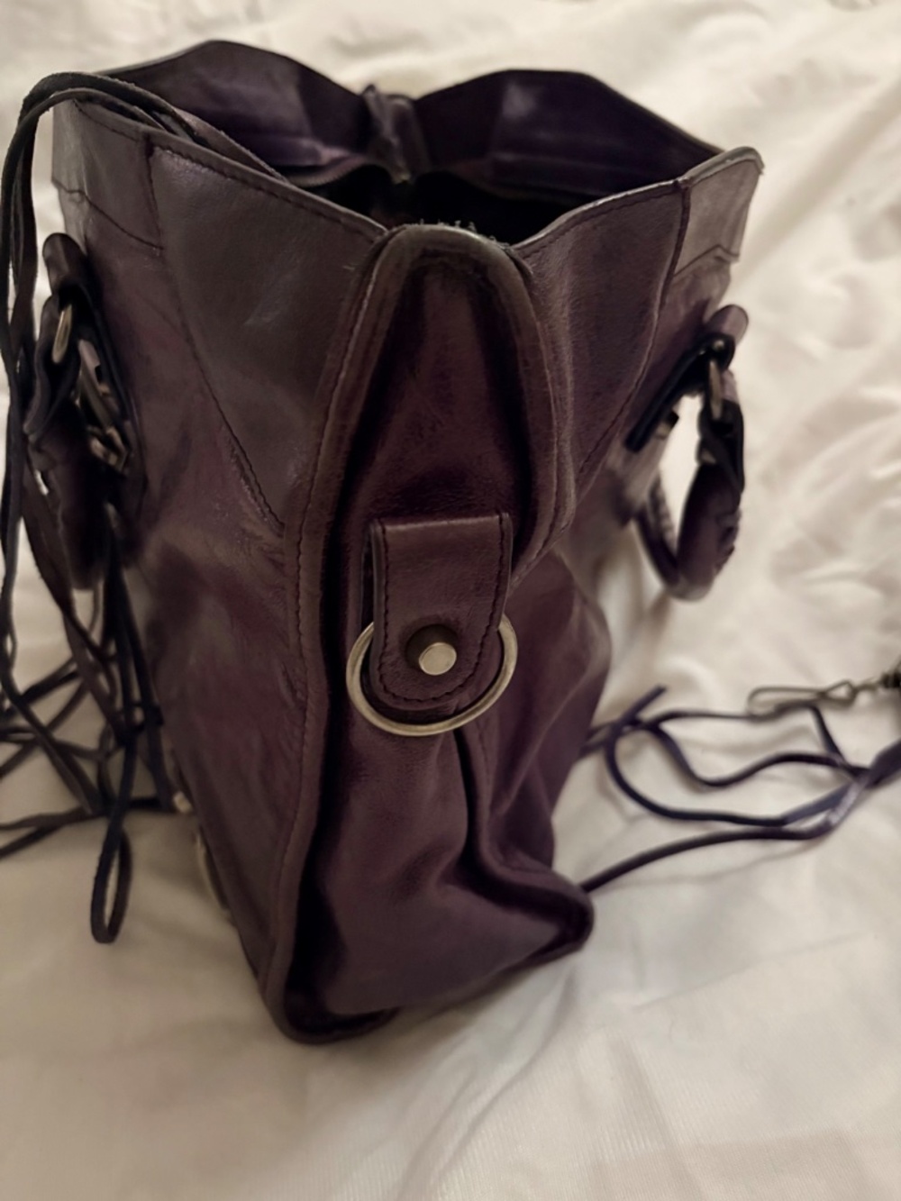 Yummy Purple Italian Distressed Leather Vintage Tote Bag!! - Picture 4 of 15